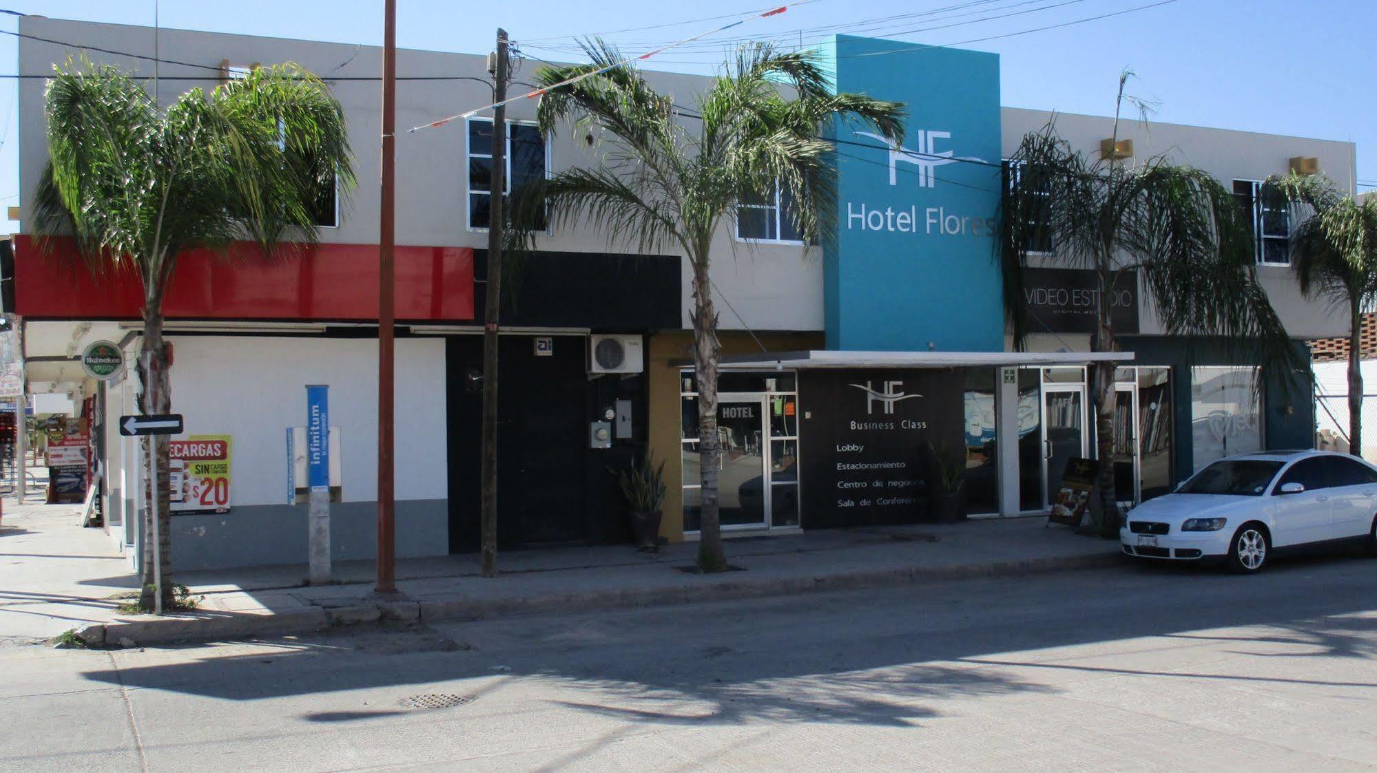 Hotel Flores Guamuchil Exteriör bild